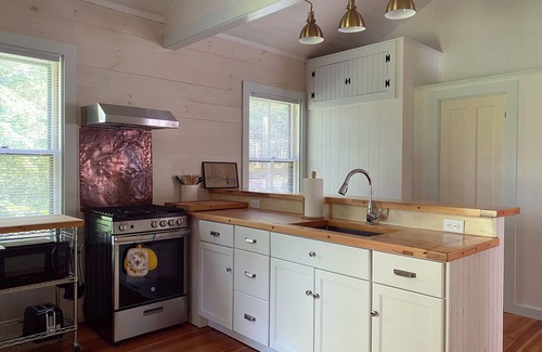 Plymouth Cottage | Cozy 1897 Pond View Guest Cottage with Oceanfront Amenities