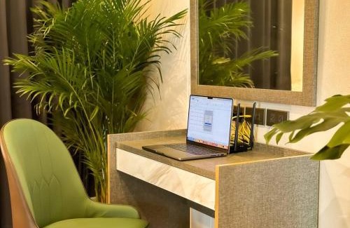 Khlong Tan Nuea Villa | Elegant 1897 Summer Villa: 4-Star Oasis in Bangkok