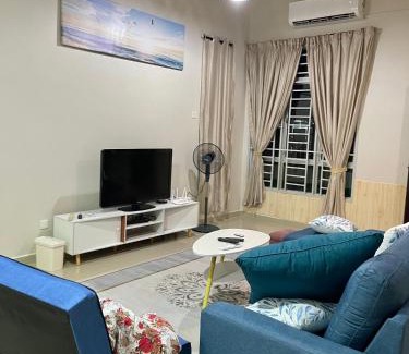 Durian Tunggal House | Family-Friendly 18Fun Villa: Pet-Approved & Poolside Fun!