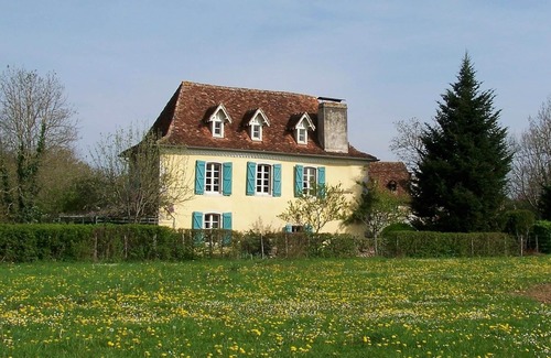 Gestas House | Peaceful 18th C House with Private Pool & Scenic Views