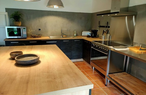 Pouldergat House | Idyllic 18th Century Barn with River, Forest & Hot Tub