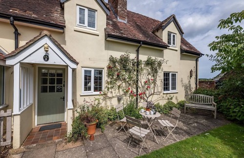 Wimborne Saint Giles Cottage | Historic Cottage Retreat in Dorset with Family Amenities