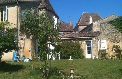 Monsac House | Historic 18th-Century Périgord House with Family Amenities