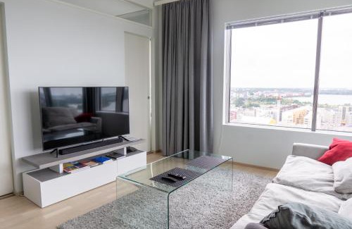 Kallio Apartment | Elevated Waterfront 1 Bedroom Suite with Hot Tub & Parking