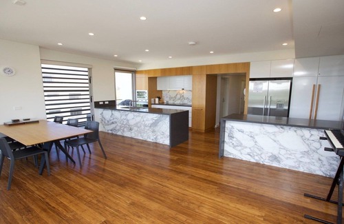 Currimundi Apartment | Experience 19 Hume Parade: Top-Rated with Pool & Breakfast