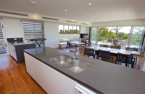 Currimundi Apartment | Experience 19 Hume Parade: Top-Rated with Pool & Breakfast