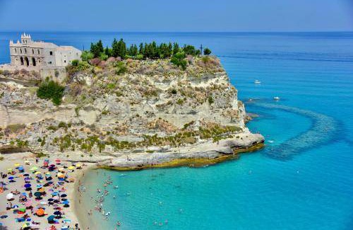 Tropea Bed & Breakfast | Cozy 19 m² Bed and Breakfast with Kitchen – Rated 10/10