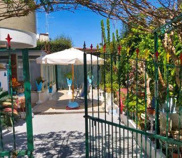 Tropea Bed & Breakfast | Cozy 19 m² Bed and Breakfast with Kitchen – Rated 10/10
