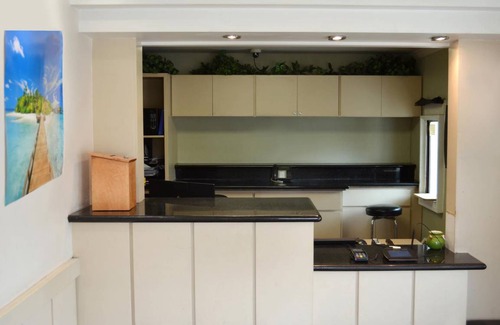 Livermore Hotel | Cozy Motel for 8 Guests with Pet-Friendly Amenities