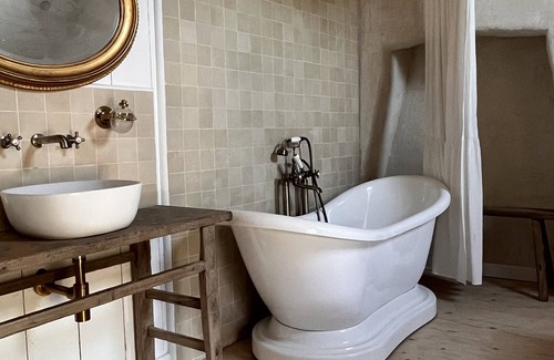 Dol-de-Bretagne Other | Ideal Group Retreat at Mont Saint Michel with Reception Space