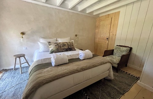 Dol-de-Bretagne Other | Ideal Group Retreat at Mont Saint Michel with Reception Space