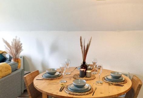 Bude House | Discover 19 the Coombe: Family-Friendly Retreat with Pool