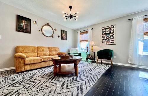Monroe House | Elegant Swanky Swangos Dream Home with Pool & Family Fun