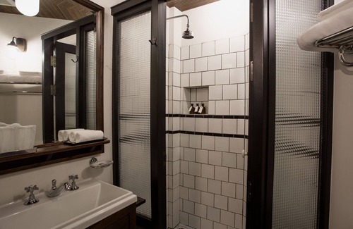 San Chao Pho Suea House | Explore 1905 Heritage Corner: Family-Friendly and Rated 10/10