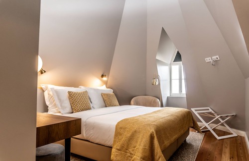 Ponta do Sol Hotel | Indulge at 1905 Zino's Palace: Pool, Spa & Dining Awaits