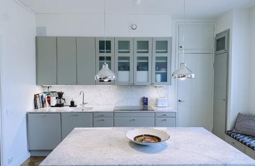 Toolo Apartment | Spacious 190m2 Apartment in Helsinki's Töölö - Pet Friendly