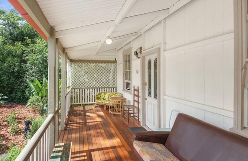 Eumundi House | Retro Queenslander Home: Pet-Friendly and Family Approved