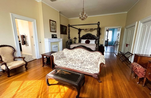 Sumter Bed & Breakfast | Top-Rated 1912 Bed and Breakfast: Relax with Spa & More