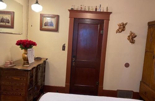 Potter Bed & Breakfast | Experience 1912 Nostalgic TrainCrew Boarding House Today
