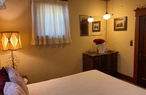 Potter Bed & Breakfast | Experience 1912 Nostalgic TrainCrew Boarding House Today