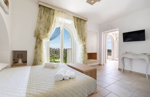 Pittuini Bed & Breakfast | Experience Comfort at 1913 B&B I Tarocchi - Quadruple Room
