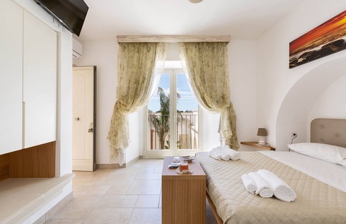Pittuini Bed & Breakfast | Discover 1914 B&B I Tarocchi - Room La Stella Awaits
