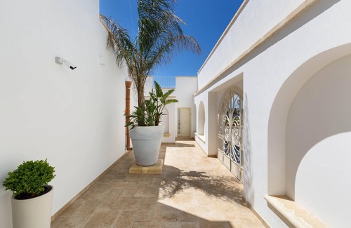Pittuini Apartment | Explore 1915 Appartamento I Tarocchi Deluxe with Family Amenities