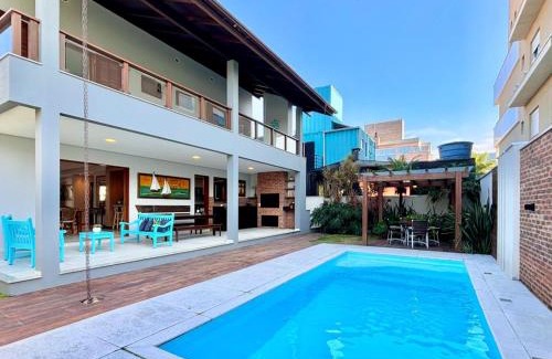 Mariscal House | Elegant Casa de Luxo with Pool in Mariscal – 4-Star Stay