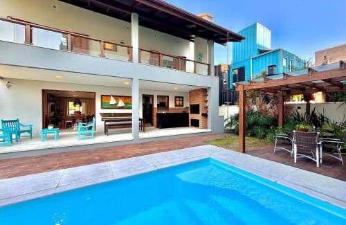 Mariscal House | Elegant Casa de Luxo with Pool in Mariscal – 4-Star Stay