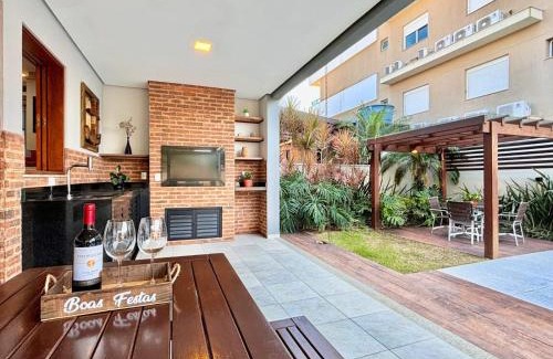 Mariscal House | Elegant Casa de Luxo with Pool in Mariscal – 4-Star Stay
