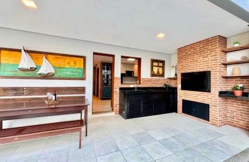 Mariscal House | Elegant Casa de Luxo with Pool in Mariscal – 4-Star Stay