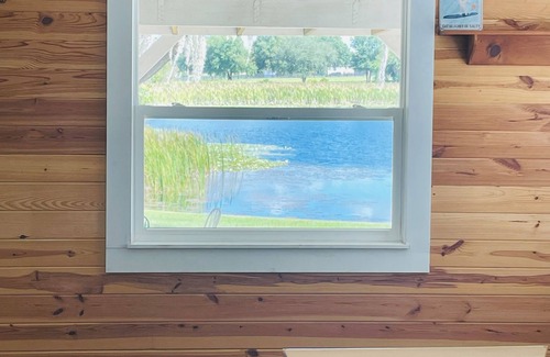 Umatilla House | Top-Rated 1920 Lake House Bungalow with Breakfast Included