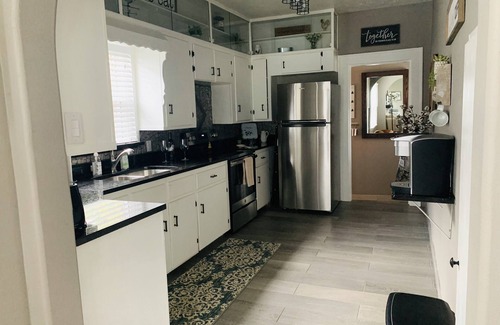 Brookview House | Exceptional 1925 “Bella” House with Family-Friendly Amenities