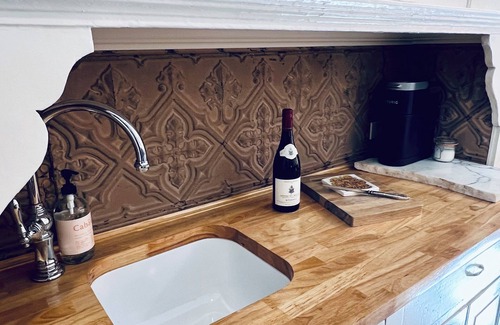 Covington Cottage | Cozy 1926 Guest Cottage with Pool & Pet-Friendly Amenities