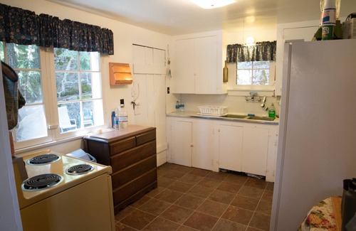 Klamath Lake House | Historic Cabin on Lake of the Woods - Perfect Family Retreat