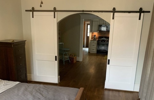 Cartersville House | Charming 1930s Downtown Bungalow - Rated 10/10 & Pet Friendly