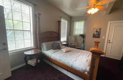 Muskogee Bed & Breakfast | Guest Rated 10/10: Explore the Peacock Room at 1935 Tudor