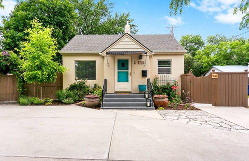 North End Cottage | Charming 1938 Cottage with Spa in Coveted North End