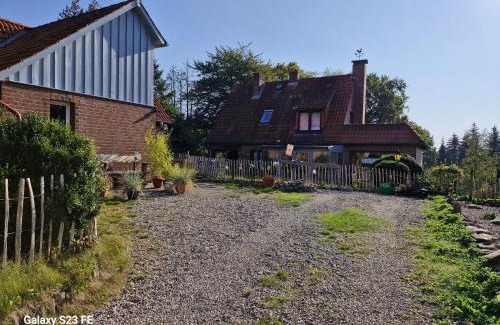 Luetjenburg Apartment | Cozy Dat LütjeHuus: Pet-Friendly Retreat with Rooftop Deck