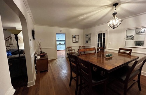 Central Newport News House | Colonial Home Retreat near James River - Family Friendly Stay