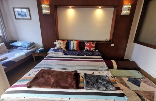 Taman Tanjung House | Seaside Retreat at 1942 Water Chalet - Pet & Child Friendly