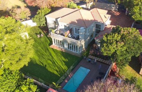 Greater Johannesburg Metropolitan Area House | Experience 1945 on Kloof Guesthouse: Oceanfront & Family-Friendly