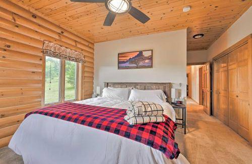 Baraboo House | Spacious 3-Bedroom House with Kitchen for 13 Guests