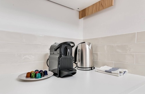 Quartier de la Maison-Blanche Apartment | Discover 195 Suite Royal - Family-Friendly Paris Apartment