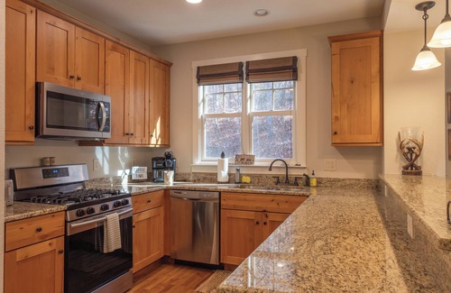 Bear Lake Reserve Cottage | Discover 196 Juneberry at Bear Lake Reserve with Pool Access
