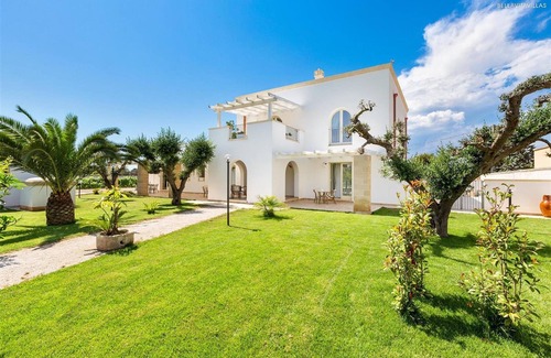 Pittuini House | Comfortable Family Stay at 1977 B B I Tarocchi