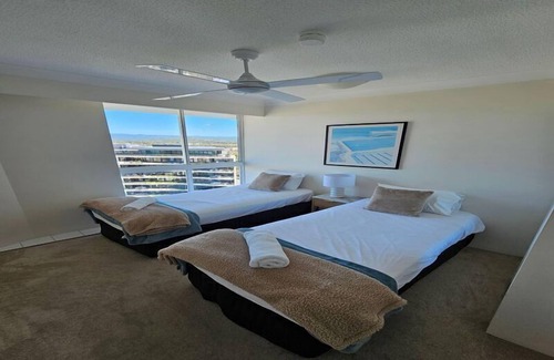 Palm Beach Hotel | Relax at 19th Avenue On The Beach with Pool and Spa