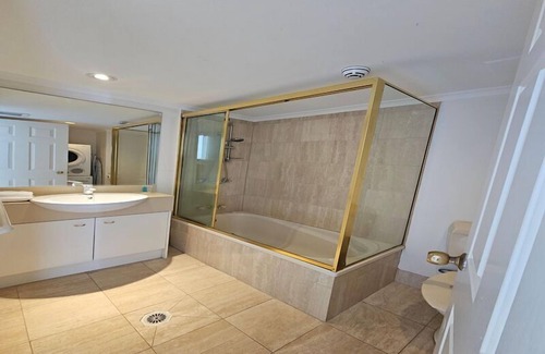 Palm Beach Hotel | Relax at 19th Avenue On The Beach with Pool and Spa