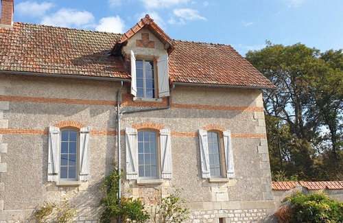 Boulleret Cottage | 19th c. cottage, jacuzzi, Loire, sleeps 6