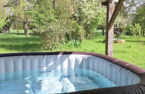 Boulleret Cottage | 19th c. cottage, jacuzzi, Loire, sleeps 6